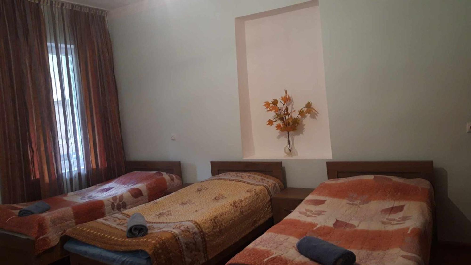Jeiran Japaridze'S Guesthouse Местия Экстерьер фото