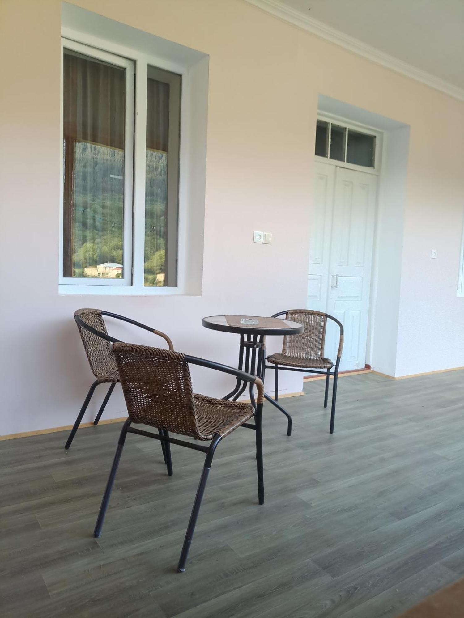 Jeiran Japaridze'S Guesthouse Местия Экстерьер фото