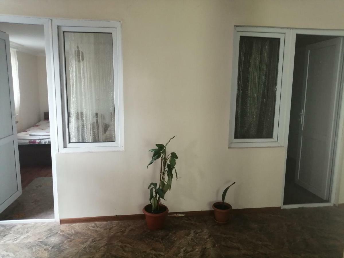 Jeiran Japaridze'S Guesthouse Местия Экстерьер фото